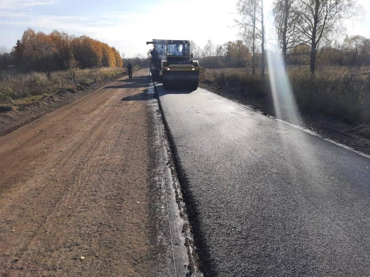 Помимо восстановления дорожного покрытия общей протяженностью порядка 28 км, дорожники выполнят работы по обустройству дороги
