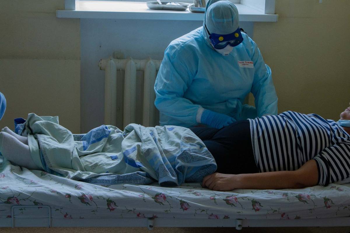 В Новгородской области за минувший день выявили 18 случаев коронавируса. Три человека госпитализированы. Всего в регионе за всё время пандемии обнаружили 116 449 случаев заражения COVID-19.