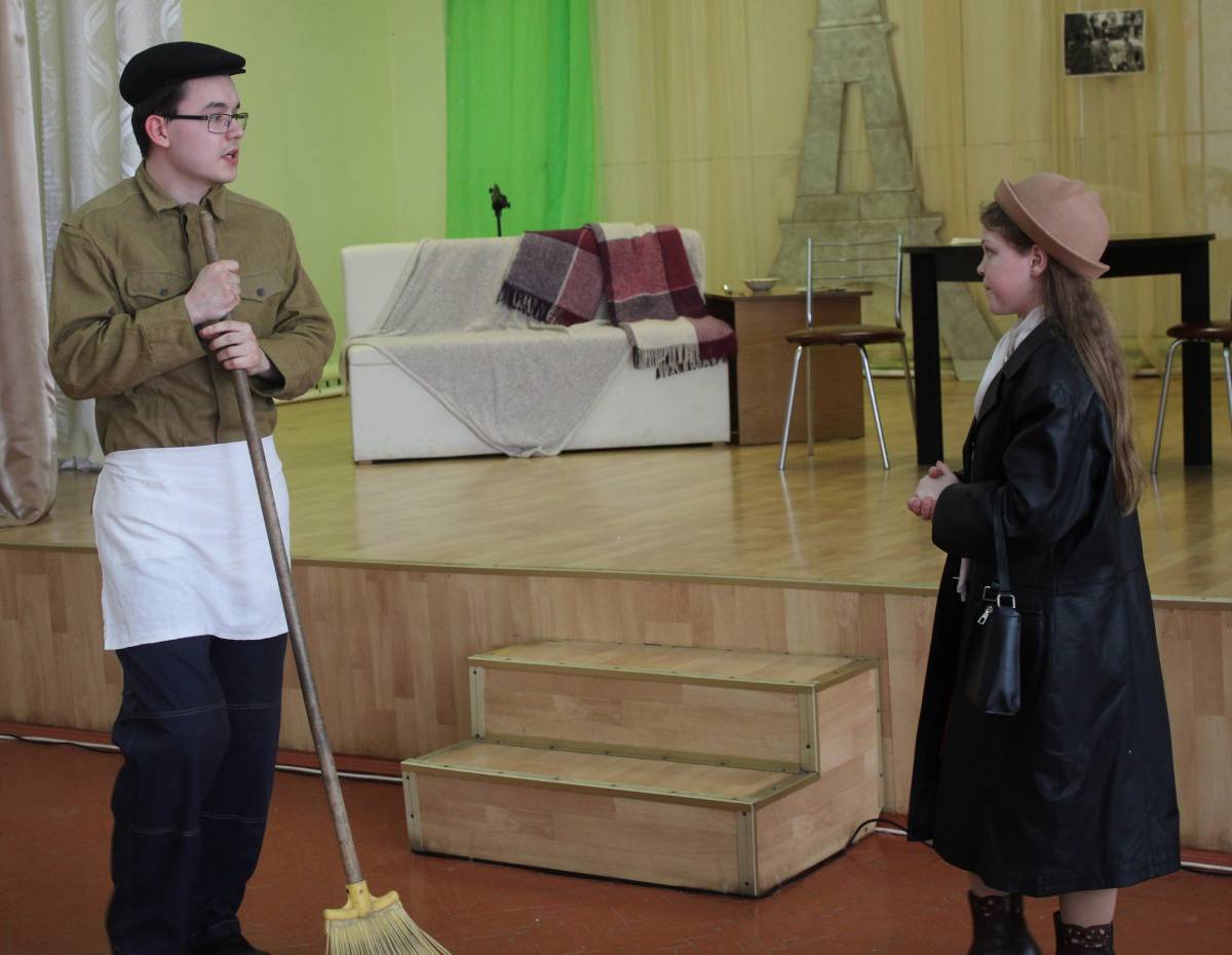 Школьная театральная студия «Первые роли» появилась благодаря участию этого проекта в областном грантовом конкурсе.