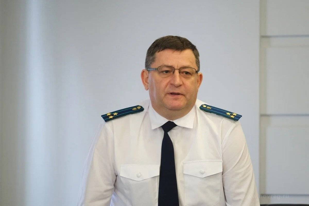 До назначения прокурором Новгородской области Сергей Швецов занимал пост заместителя прокурора Мурманской области.