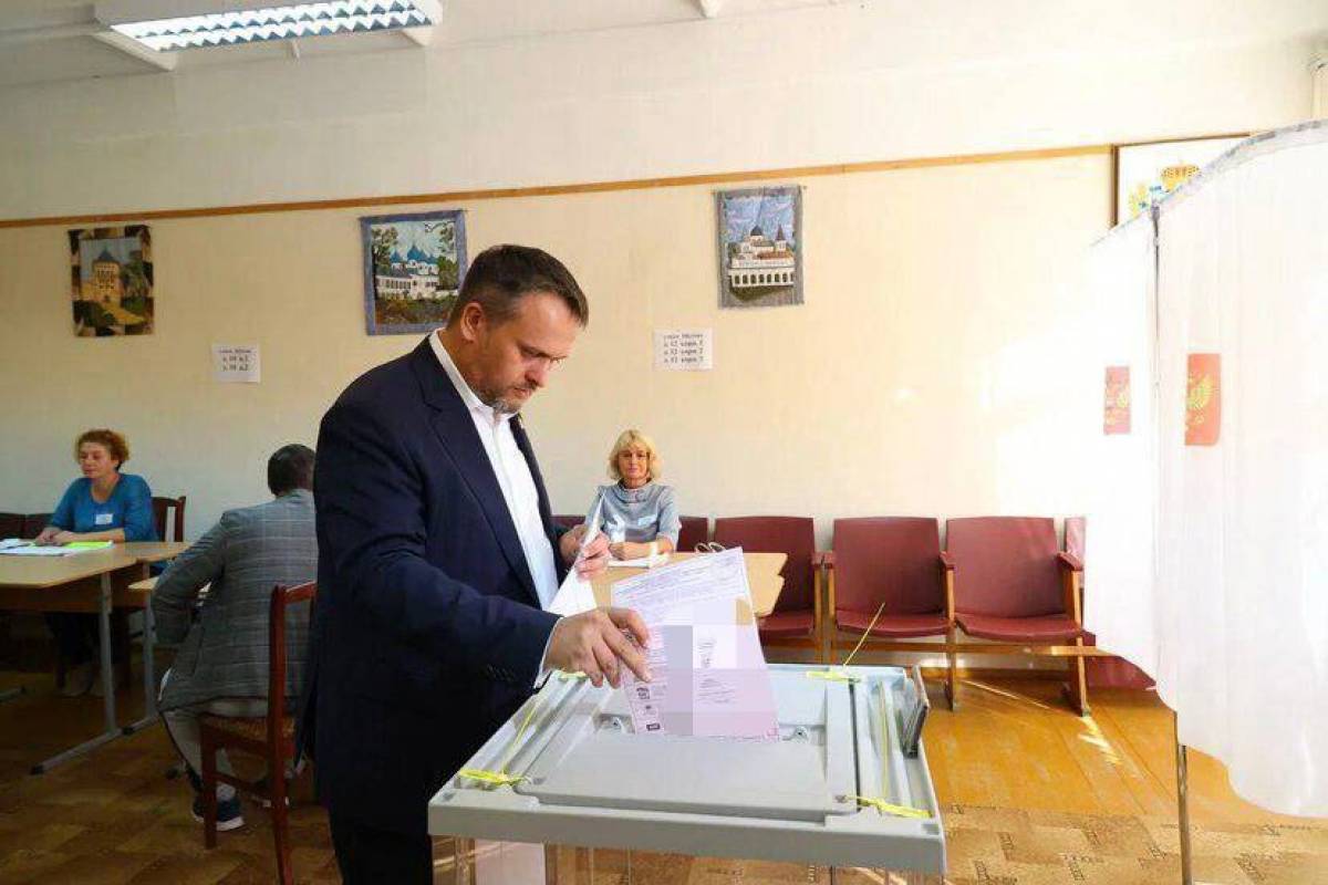 Андрей Никитин проголосовал на выборах в Думу Великого Новгорода