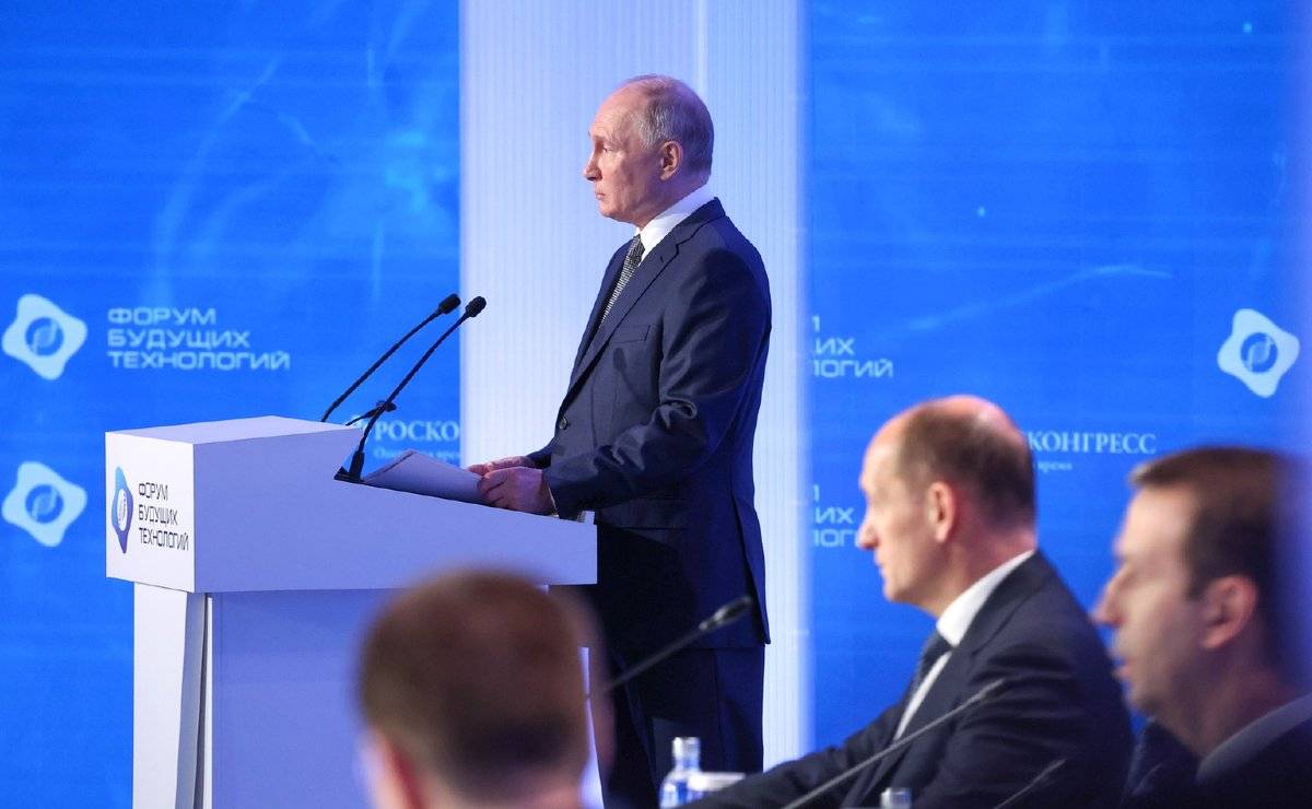 Президент Владимир Путин на Форуме будущих технологий.
