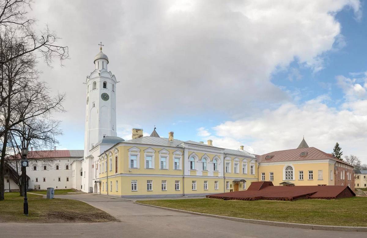 Новгородская Владычная палата попала в топ-30 готических построек России