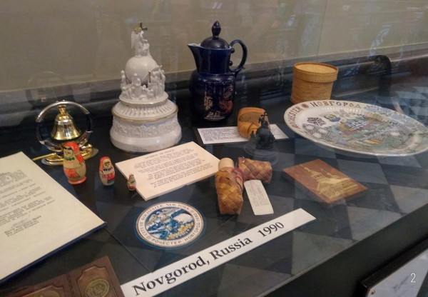 Подарки из Великого Новгорода в мэрии Рочестера