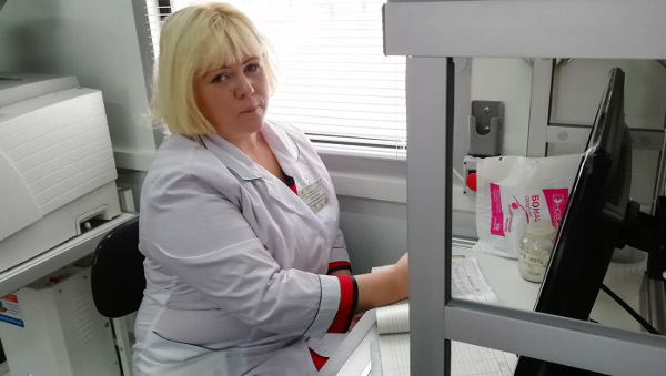 Дарья Ковальчук, рентген-лаборант передвижного маммографа, всегда встречает пациентов доброжелательно