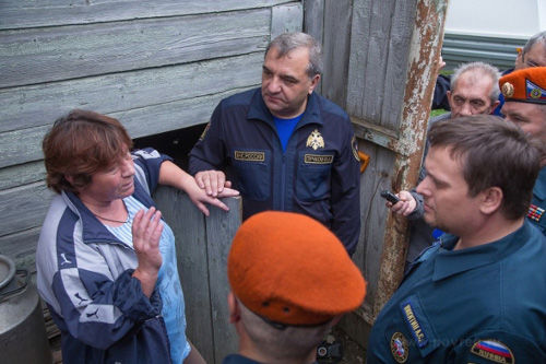 Владимир Пучков лично спустился в подвал одного из домов