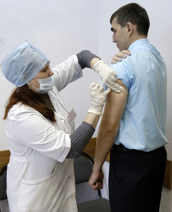 По официальной информации Управления Роспотребнадзора по Новгородской области, в 2016 году против гриппа был привит 31% населения региона, а в прошлом году — уже 41%, а это более 249 тыс. человек.