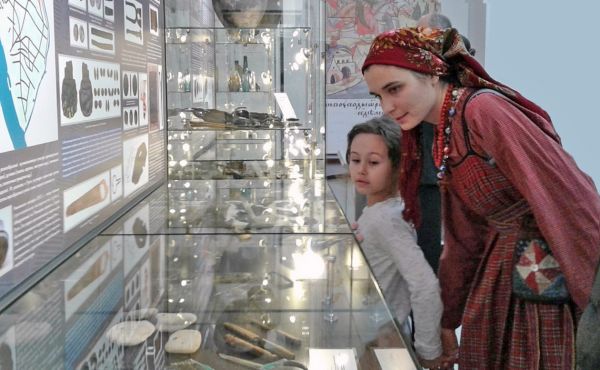 Всего в музее археологии НовГУ более сотни экспонатов