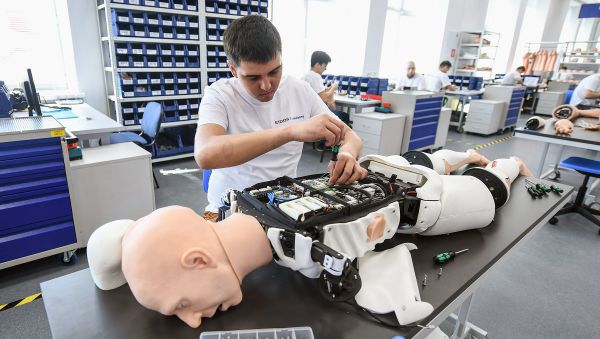 Медицинские тренажёры «Эйдоса» — это в основном роботы-пациенты, на которых врачи учатся оказывать первую помощь, делать анестезию, и виртуальные симуляторы для отработки хирургических вмешательств