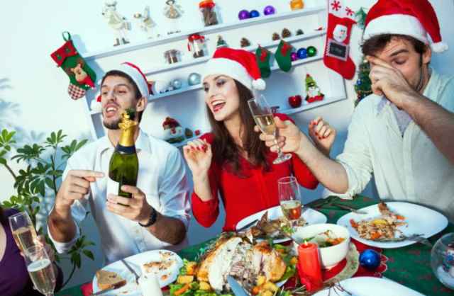 Как употреблять алкоголь в новогодние праздники без последствий