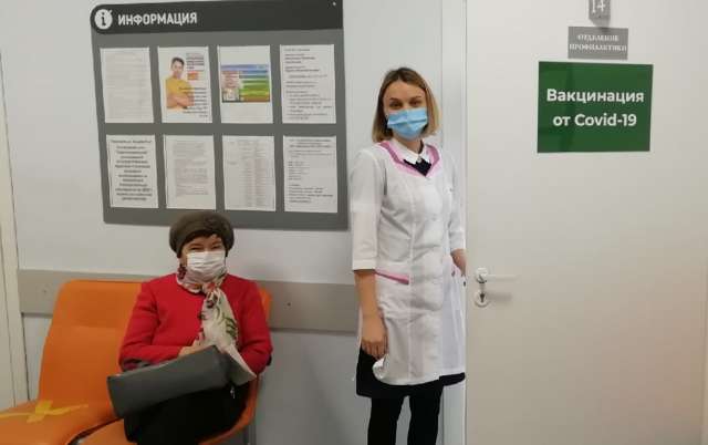 В Трубичинской поликлинике вакцинируют всех желающих, могут принять и без записи. Фото Анны МЕЛЬНИКОВОЙ