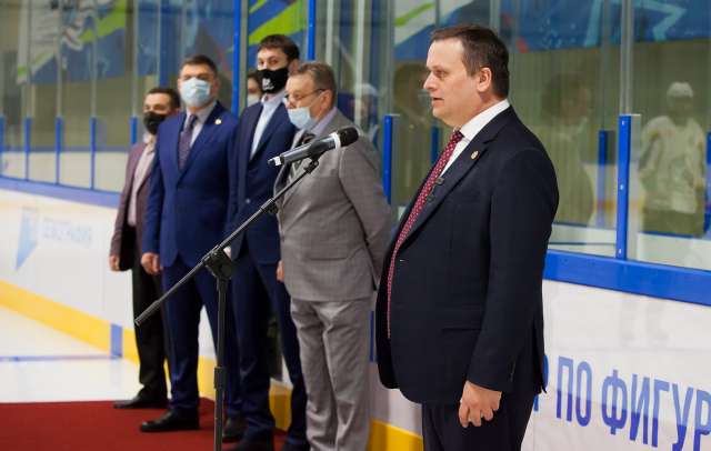 По словам губернатора, ввод в эксплуатацию новой Ледовой арены даст дополнительные возможности для развития  хоккея и фигурного катания на коньках в области.