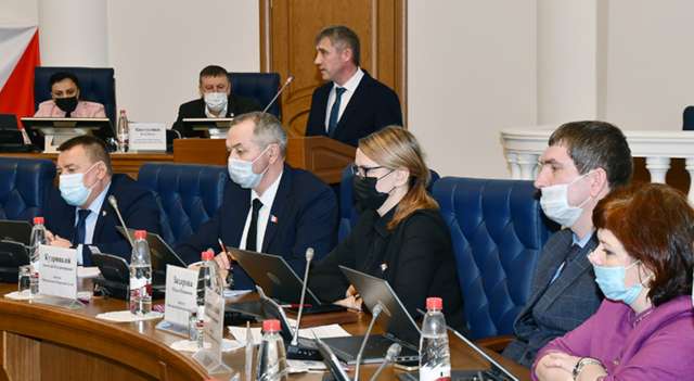 «Правительственный час» с Дмитрием Графовым вызвал у депутатов особый интерес.