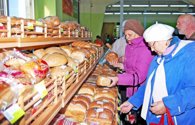Отмечено снижение спроса на 12 из 24 основных продуктов питания, среди них — белый и ржаной хлеб.