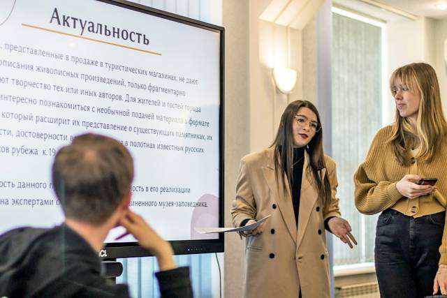 Электронный прототип каталога получил положительную оценку представителей Новгородского музея-заповедника.