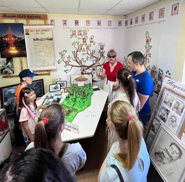 В Ново-Николаевской галерее имеется отдельное помещение для проведения занятий, конкурсов, встреч с группами детей и подростков, с увлеченными историками и краеведами.