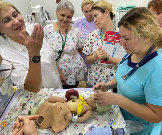 Недавно в областном родильном доме состоялось обучение врачей- неонатологов, которое провели специалисты Санкт-Петербургского государственного педиатрического медицинского университета.