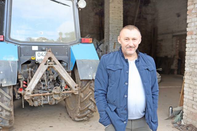 У фермера Олега Юхнова трактор не заржавеет, а земля не зарастёт.