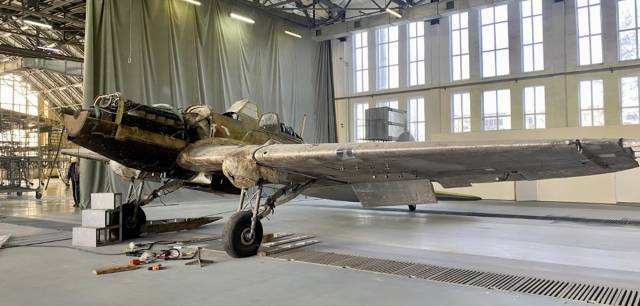 Работы по реставрации Ил-2 планируется завершить к началу декабря.
