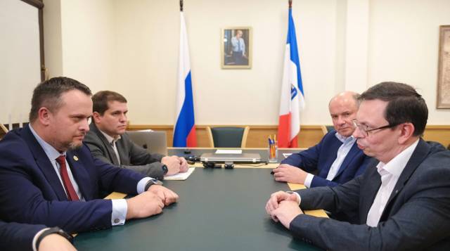 На встрече Андрей Никитин отметил важность сотрудничества с ВШЭ как одним из ведущих вузов России.