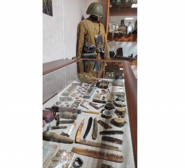 Экспонаты музея – предметы, найденные поисковиками во время вахт памяти «Поисковой экспедиции «Долина».