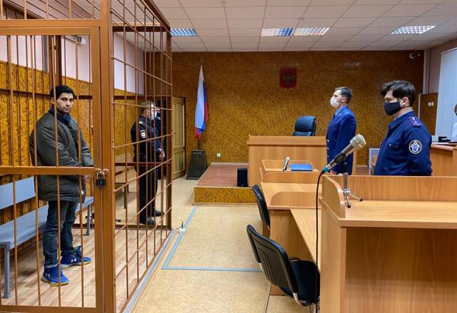 Спартак Бушуев обвиняется сразу по трём статьям УК РФ – в убийстве, насильственных действиях сексуального характера и истязаниях ребёнка.