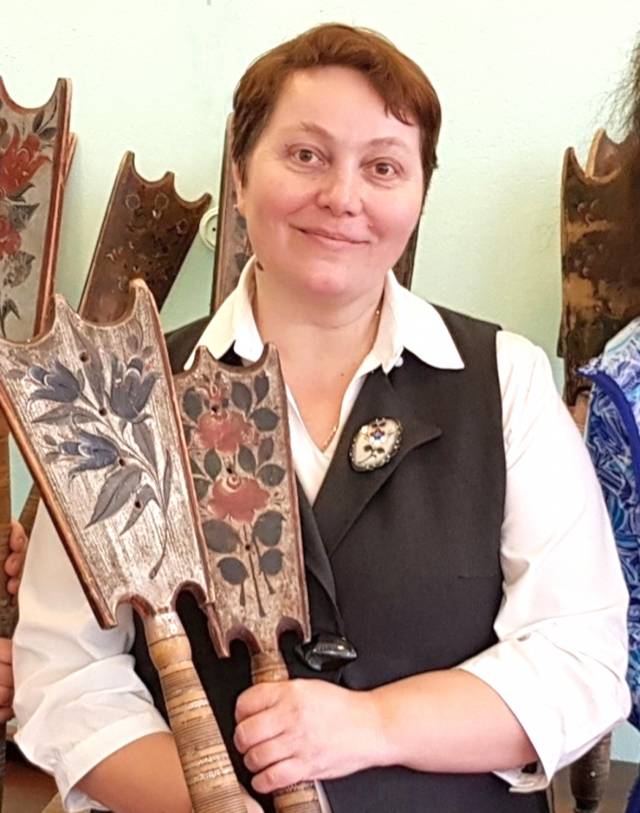 Изучением прялочных росписей Елена Константинова занимается более 15 лет.