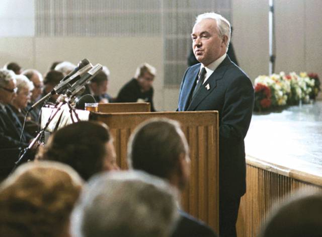 Первый секретарь Ленинградского обкома КПСС (1970—1983) Г.В. Романов.