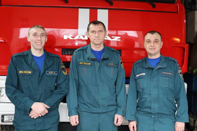 Команда спасателей — Владимир Макаров, Андрей Качнов, Дмитрий Тарабановский.