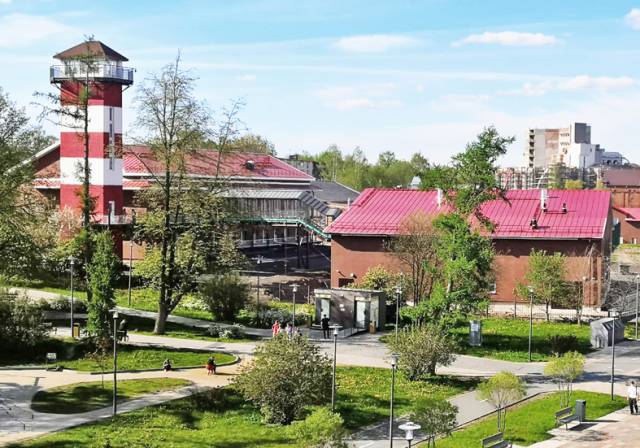 Клуб юных моряков в Великом Новгороде станет колледжем водного транспорта, но сохранит свой профиль учреждения допобразования школьников.