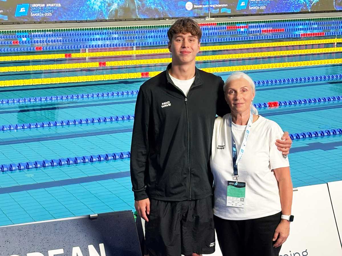 Егор Бабинич и его тренер Елена Иванова перед стартами в румынском Отопене.