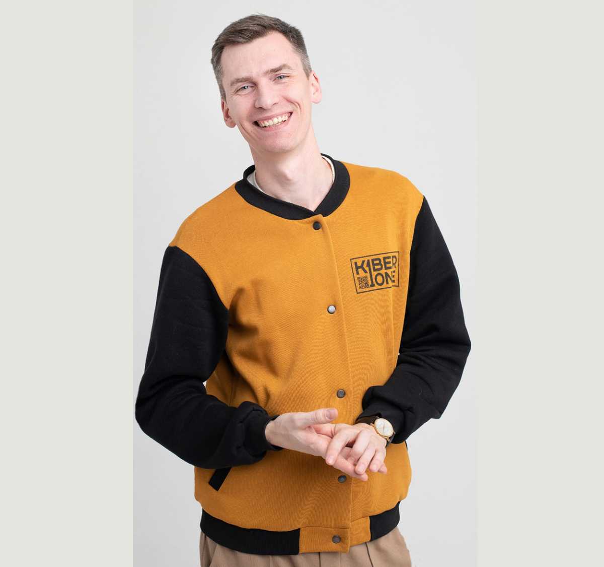 Антон Гузеев убеждён, что в обучении ребёнка важную роль играют положительные эмоции.