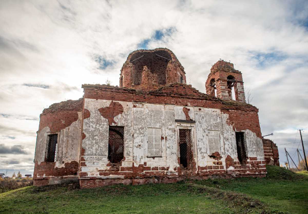 Старое Ракомо называют воротами в Поозерье. Историки предполагают, что здесь была резиденция Ярослав