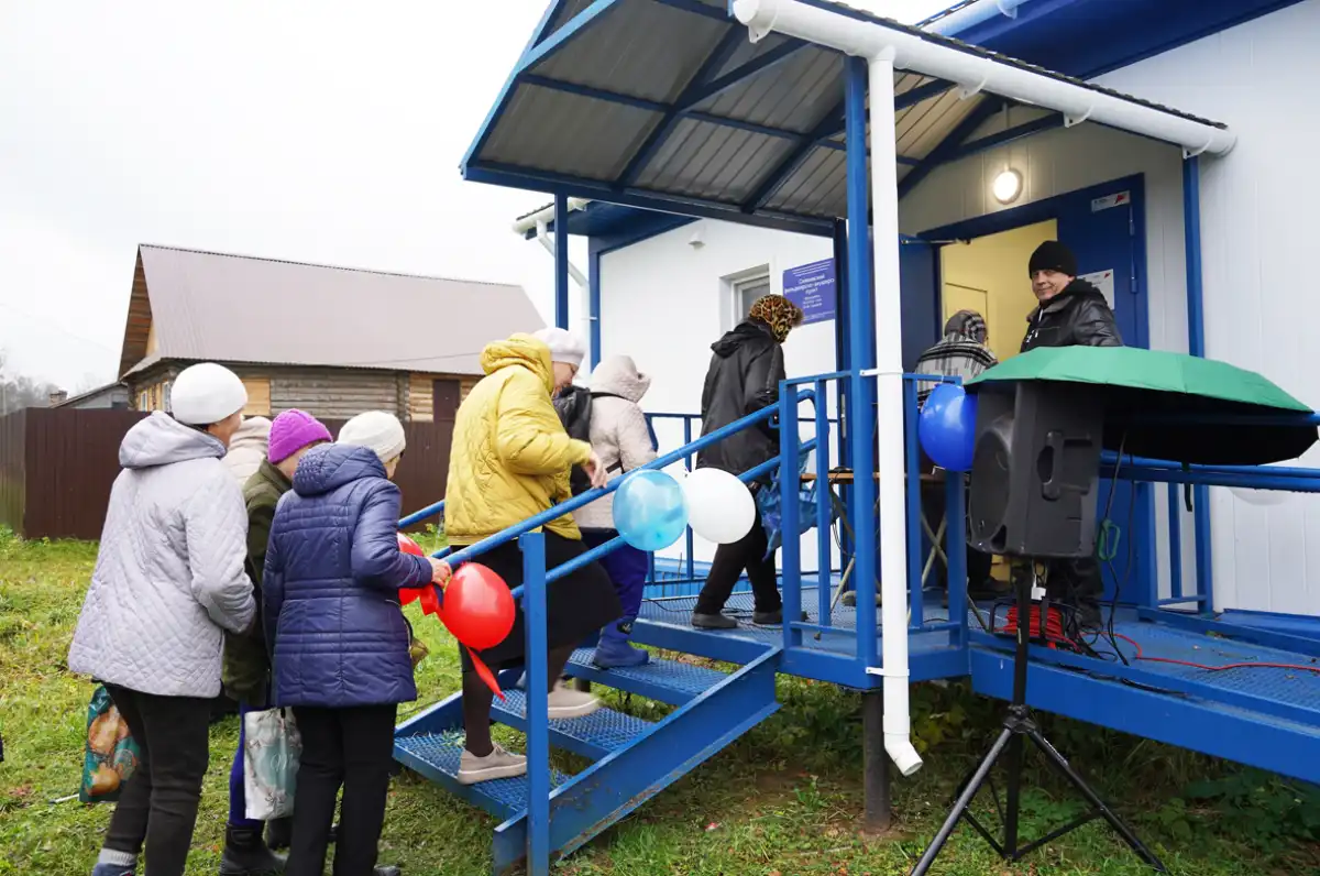 Жители деревни не могли пропустить такое важное событие, как открытие нового медицинского учреждения