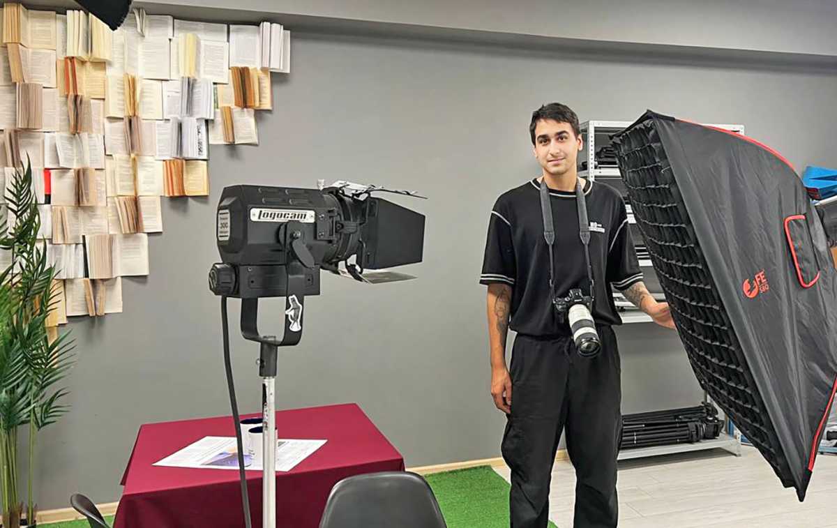 Стажировка в СМИ: изучаем, как ставят свет для съёмки.