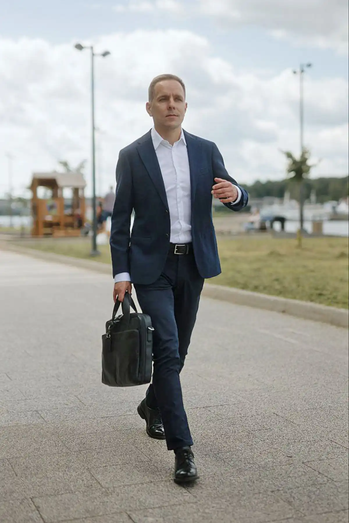 Максим Глинский —  • сторонник того, чтобы начинать с малого, не с высоких должностей; • считает, чт