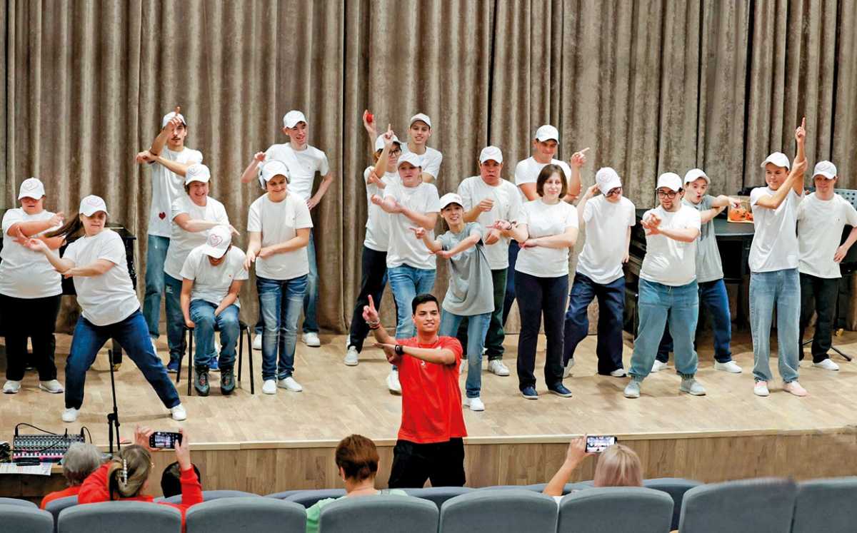 Танцы помогают участникам коллектива «Открытые сердца» раскрыть свой творческий потенциал.