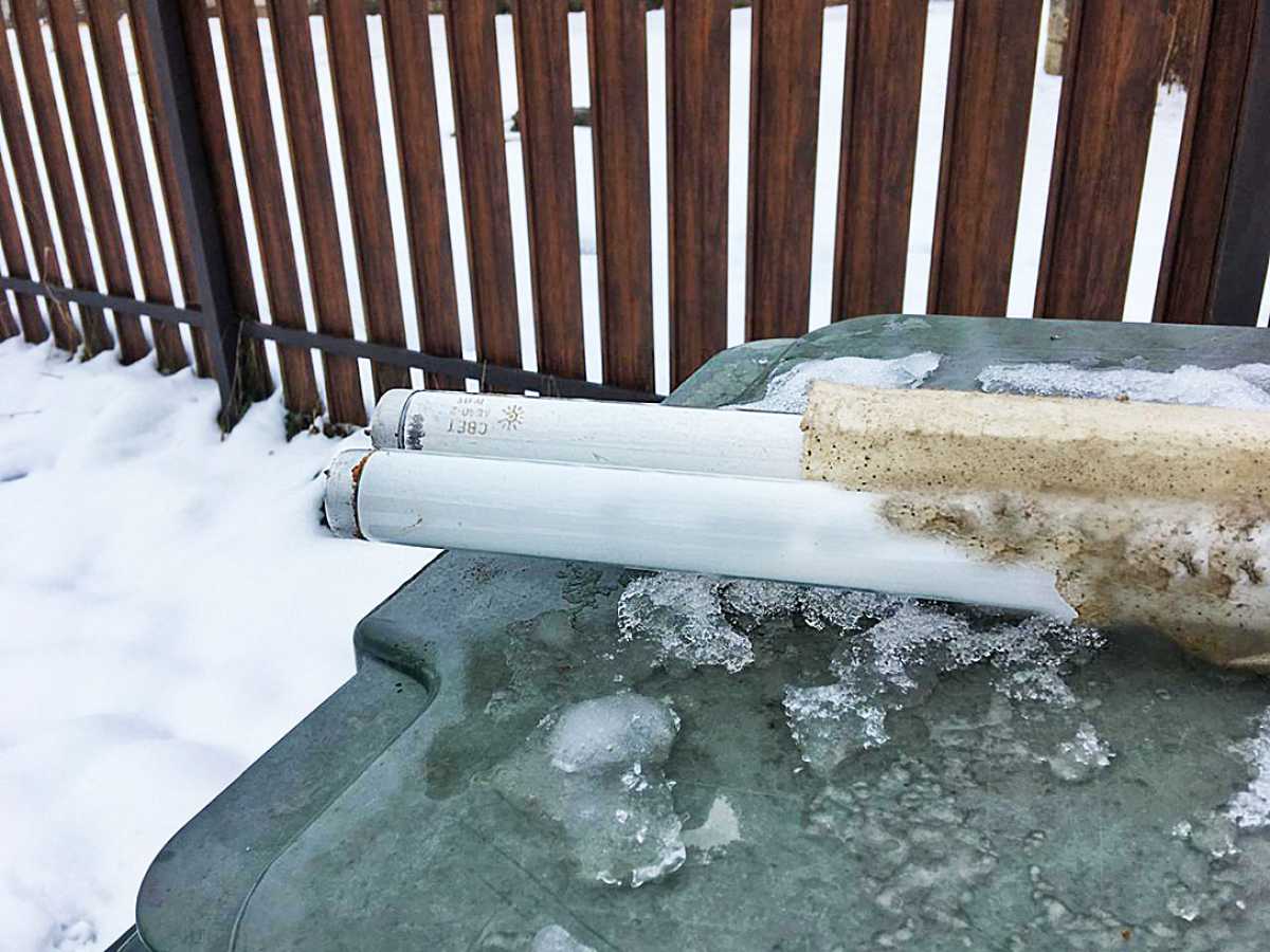 Каждую лампочку при сдаче нужно упаковать отдельно.