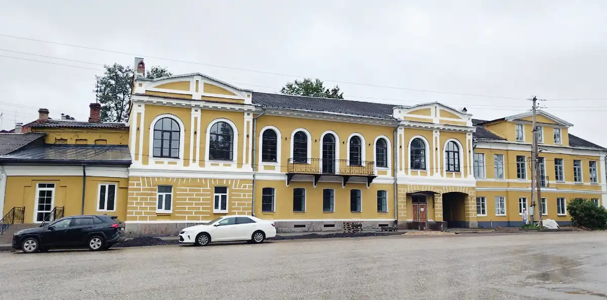 При реставрации в здании восстановили и сохранили уникальные детали архитектуры XIX века.