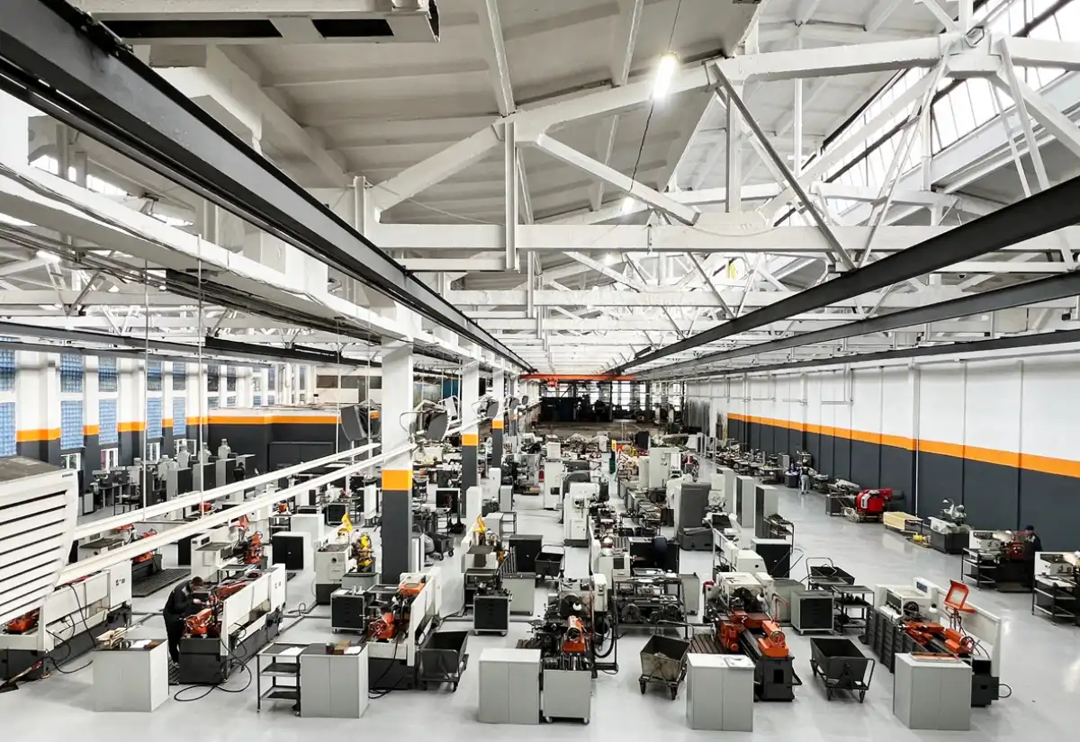 На «Старорусприборе» отремонтировали более половины площади производственных цехов.