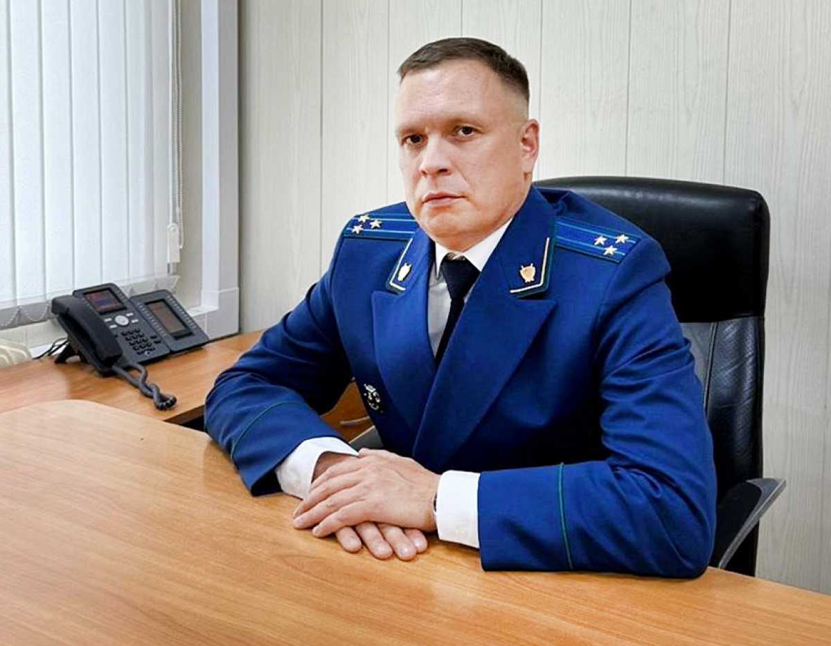 По словам Андрея Сапарова, сейчас в исправительных учреждениях региона содержится менее тысячи человек.