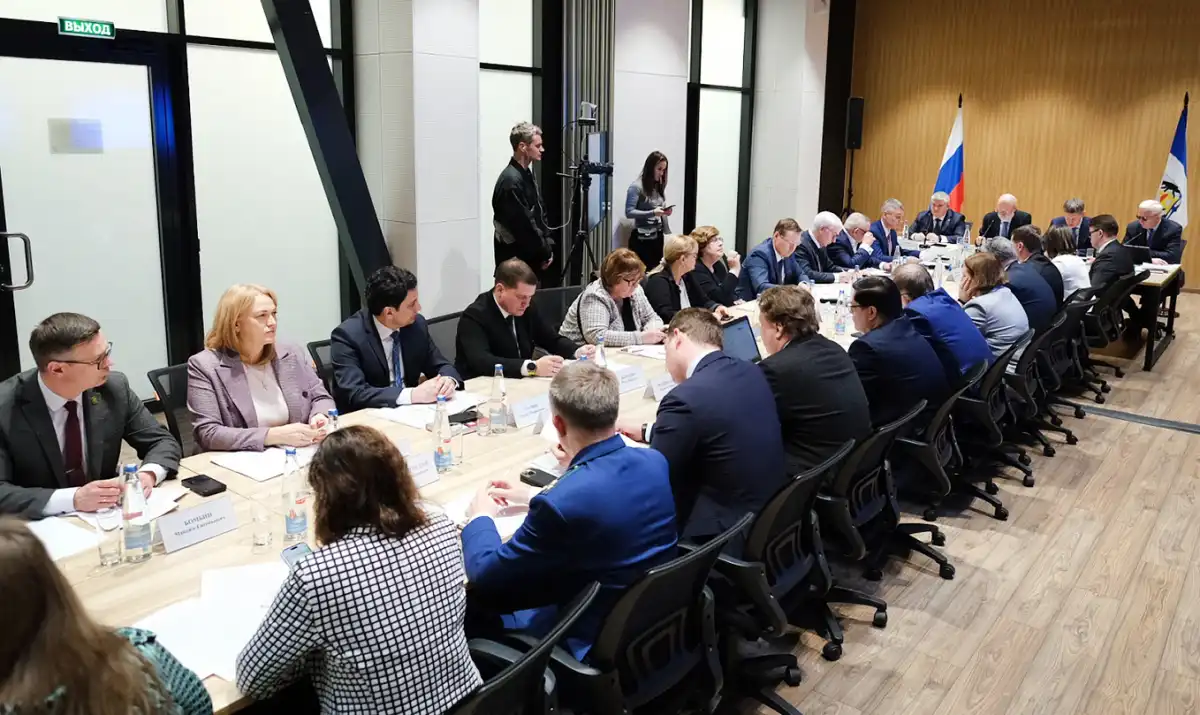 Совет при Президенте РФ по кодификации и совершенствованию гражданского законодательства второй раз проходит в Великом Новгороде.