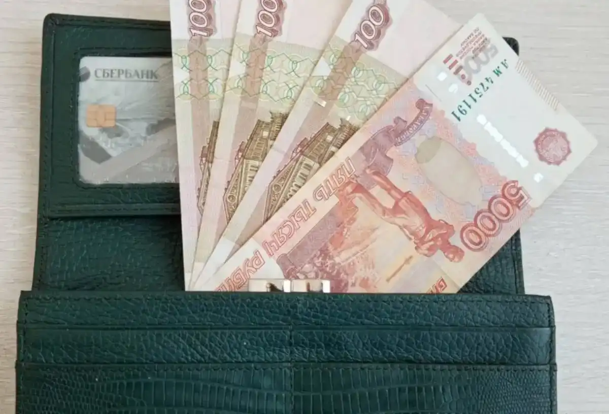 Если алименты установил суд, то при определении дохода семьи учтут только фактически перечисляемые суммы на содержание ребёнка.