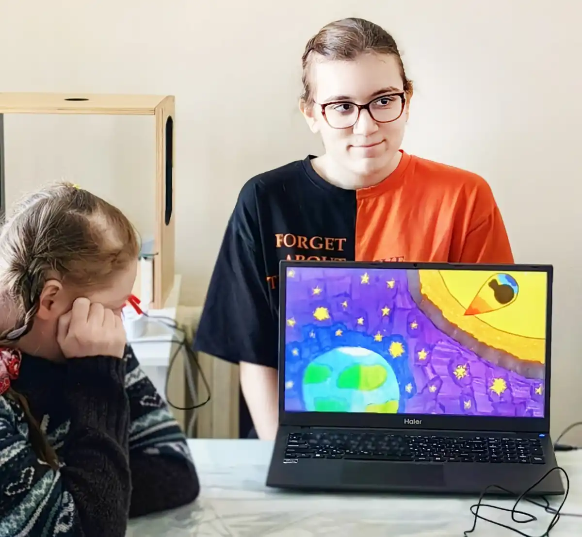 Теперь «Волшебники» учатся делать интересные презентации для своих мультфильмов.