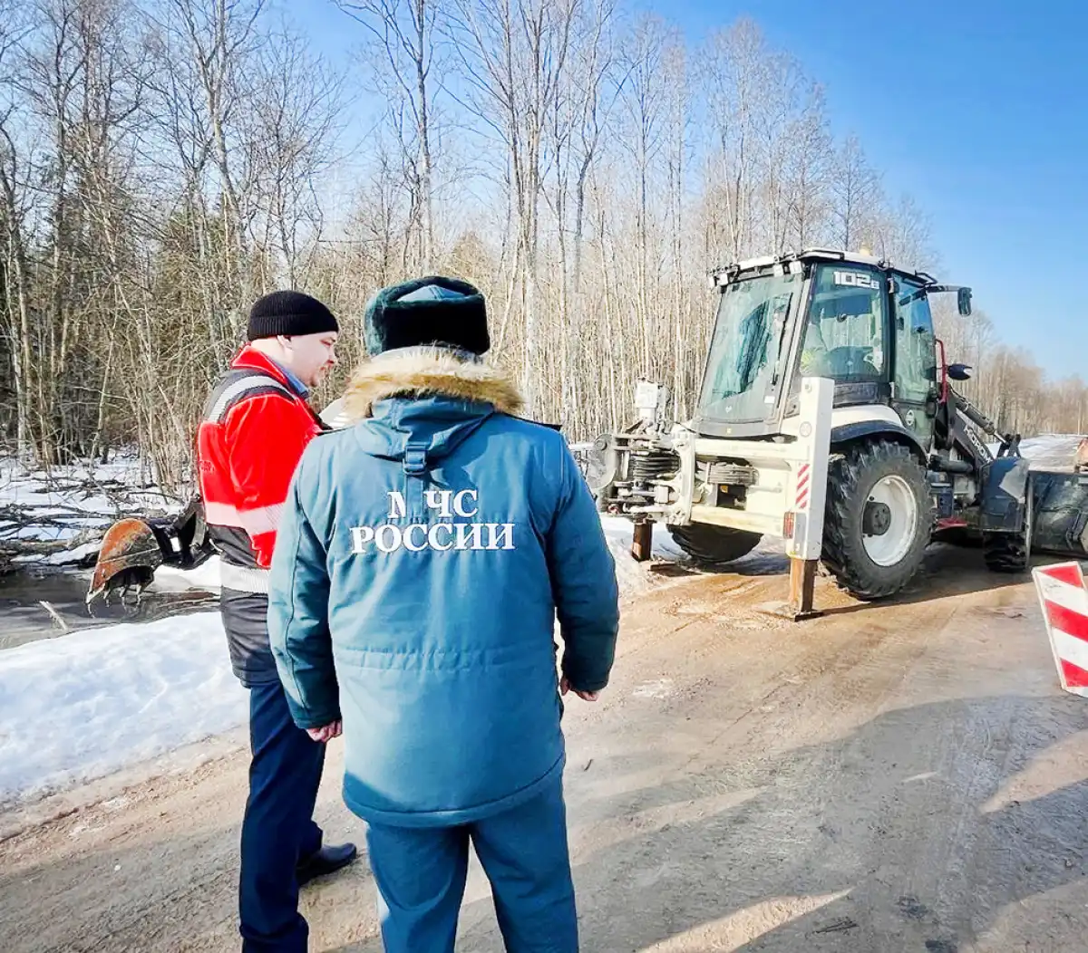 На областных дорогах полным ходом готовятся к половодью.
