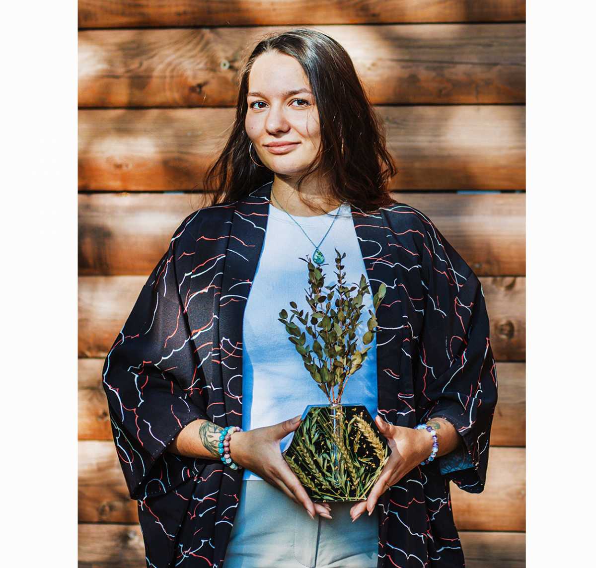 Смола и трава