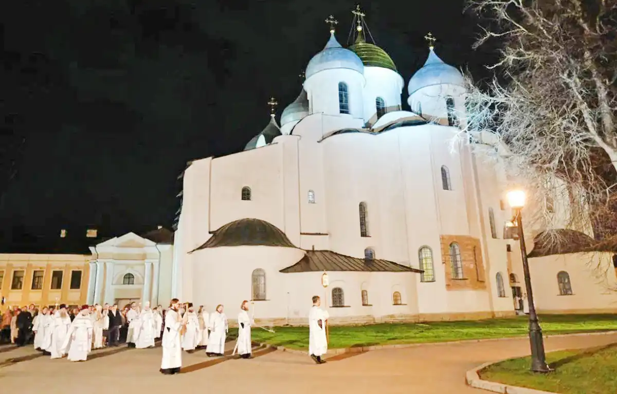 Ночные пасхальные богослужения пройдут в 72 храмах Новгородской области.
