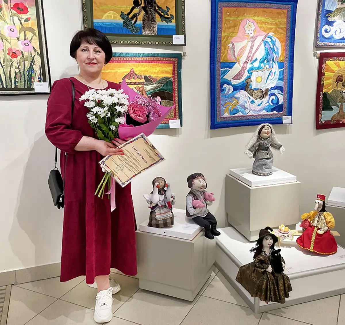 Увидеть куклы Елены Сафроновой можно на выставке в Доме народного творчества. (0+)