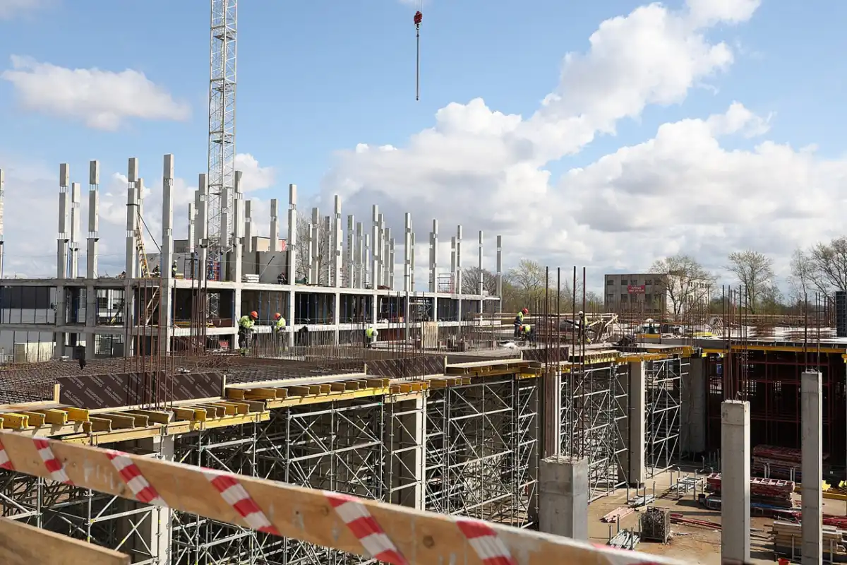 Проект предусматривает возведение пяти жилых корпусов и многофункционального комплекса.