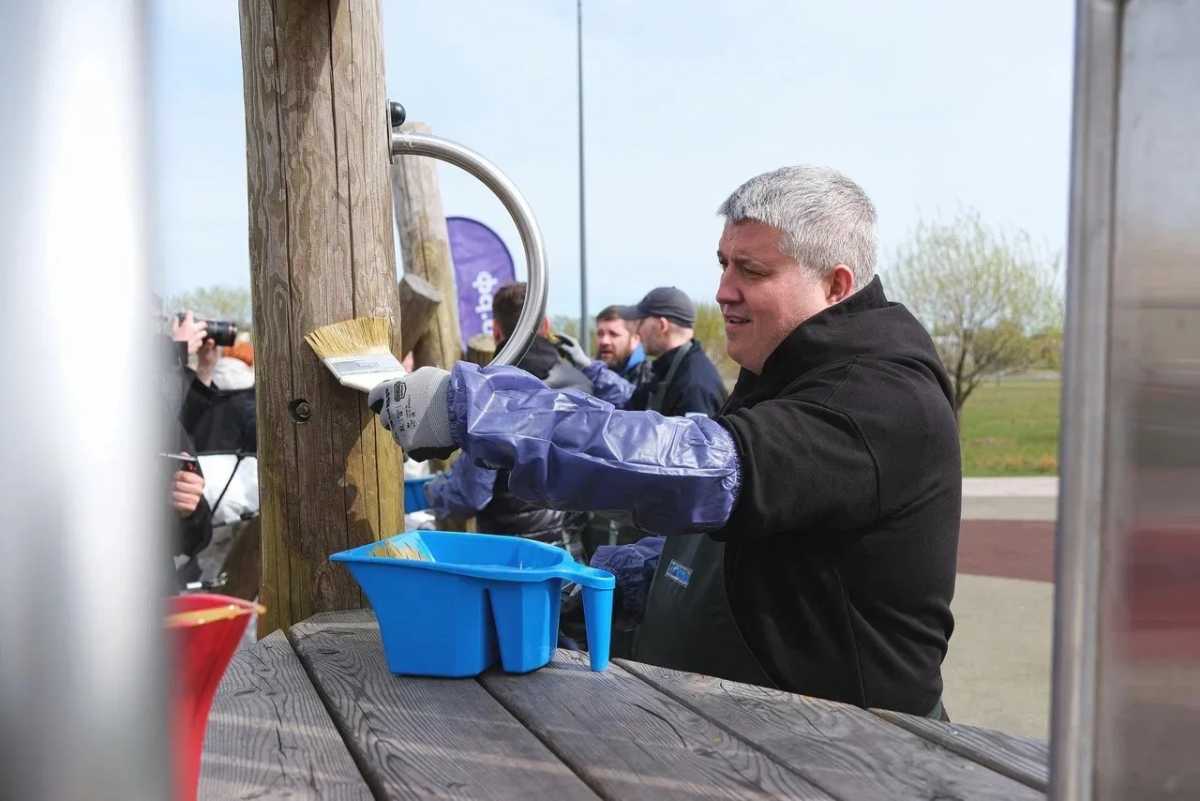 Словом и делом